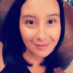 Meet your Posher, Deena